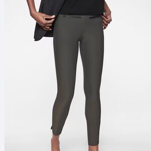 NWT Athleta Stellar Crop Pant in Charcoal Size M